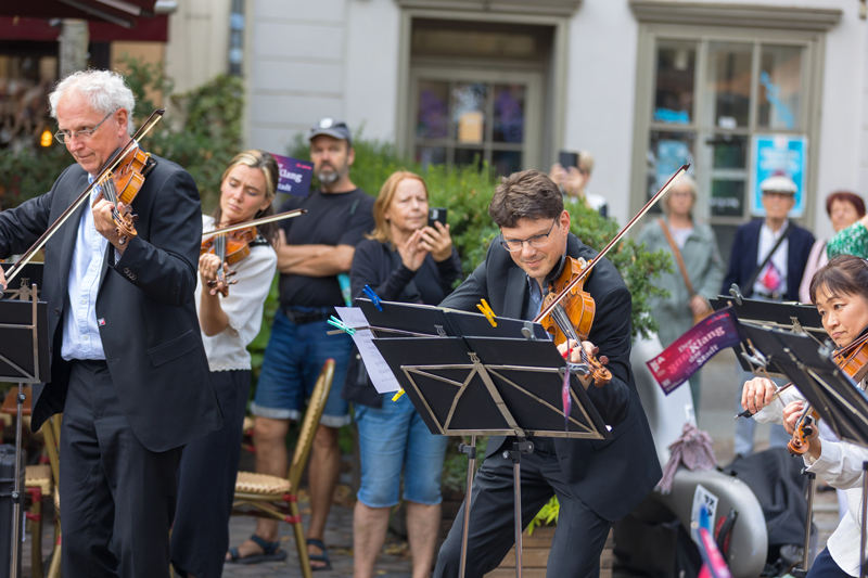 Musiker*innen beim Konzert